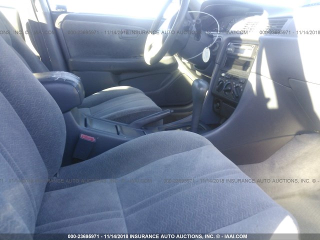 JT2BG22K1V0098521 - 1997 TOYOTA CAMRY LE/XLE GRAY photo 5