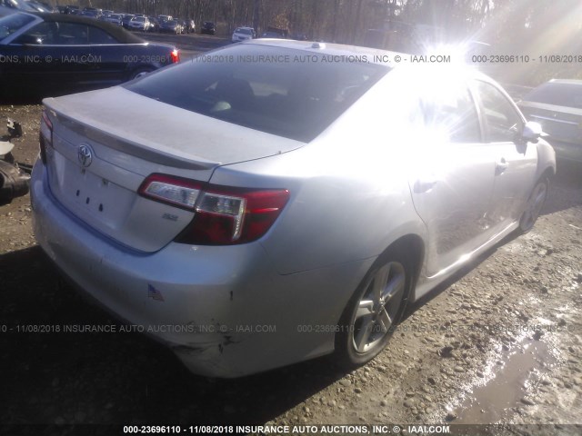 4T1BF1FK0CU029903 - 2012 TOYOTA CAMRY SE/LE/XLE ვერცხლისფერი ფოტო 4