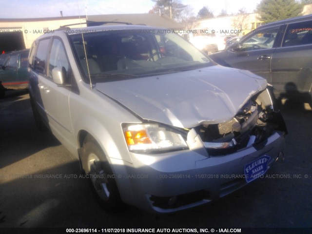 2D4RN5D18AR298140 - 2010 DODGE GRAND CARAVAN SXT SILVER photo 1