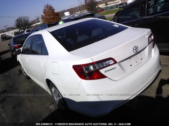 4T4BF1FK1ER397838 - 2014 TOYOTA CAMRY L/SE/LE/XLE WHITE photo 3