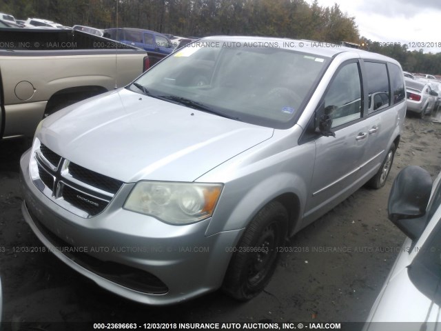 2C4RDGBG7CR153239 - 2012 DODGE GRAND CARAVAN SE SILVER photo 2