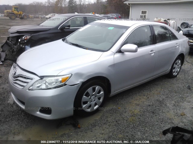 4T1BF3EK8BU730569 - 2011 TOYOTA CAMRY SE/LE/XLE 银色 照片 2