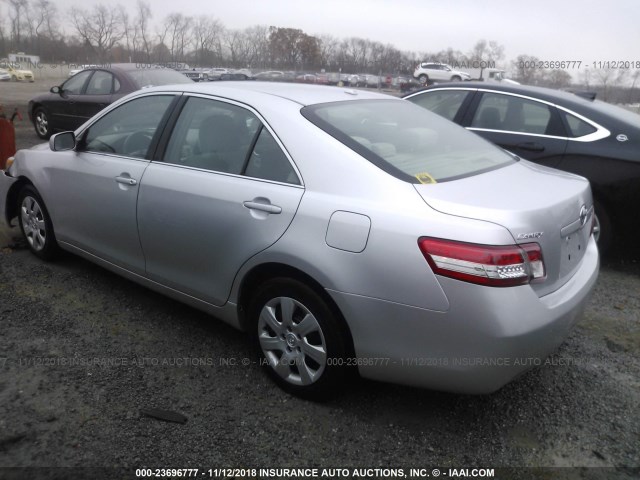 4T1BF3EK8BU730569 - 2011 TOYOTA CAMRY SE/LE/XLE 银色 照片 3