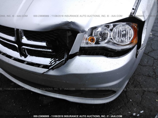 2C4RDGBGXCR190382 - 2012 DODGE GRAND CARAVAN SE SILVER photo 6