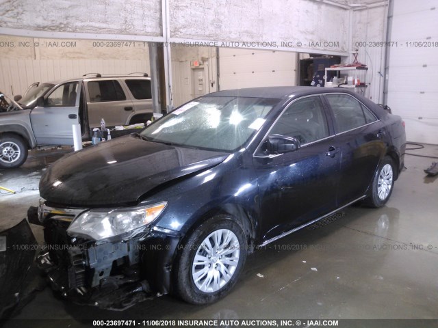 4T1BF1FK2CU086667 - 2012 TOYOTA CAMRY SE/LE/XLE 深蓝色 照片 2