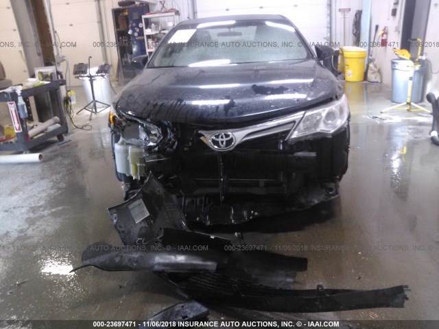 4T1BF1FK2CU086667 - 2012 TOYOTA CAMRY SE/LE/XLE 深蓝色 照片 6