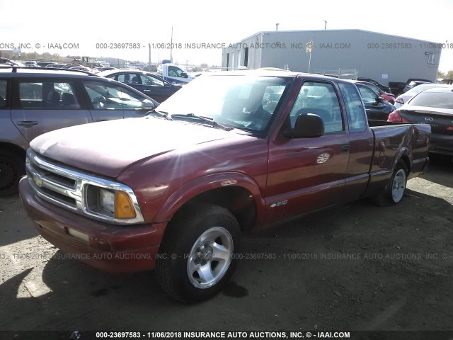 1GCCS1949T8116385 - 1996 CHEVROLET S TRUCK S10 MAROON photo 2