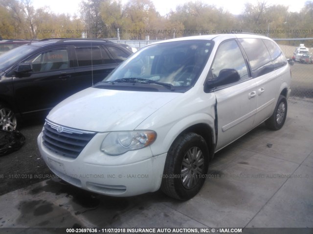 2A4GP44R57R246403 - 2007 CHRYSLER TOWN & COUNTRY LX WHITE photo 2