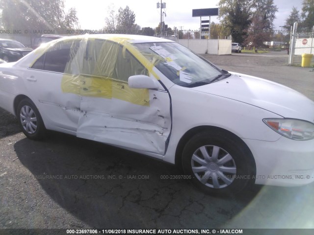 4T1BE32K25U561029 - 2005 TOYOTA CAMRY LE/XLE/SE WHITE photo 5