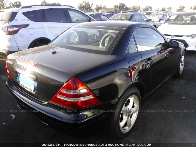 WDBKK65F63F284687 - 2003 MERCEDES-BENZ SLK 320 BLACK photo 4