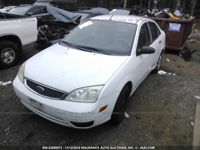 1FAHP34N77W355203 - 2007 FORD FOCUS ZX4/S/SE/SES WHITE photo 2