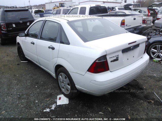 1FAHP34N77W355203 - 2007 FORD FOCUS ZX4/S/SE/SES WHITE photo 3