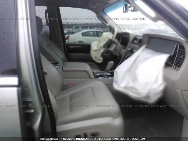 5LMFU28558LJ12872 - 2008 LINCOLN NAVIGATOR 棕色 照片 5