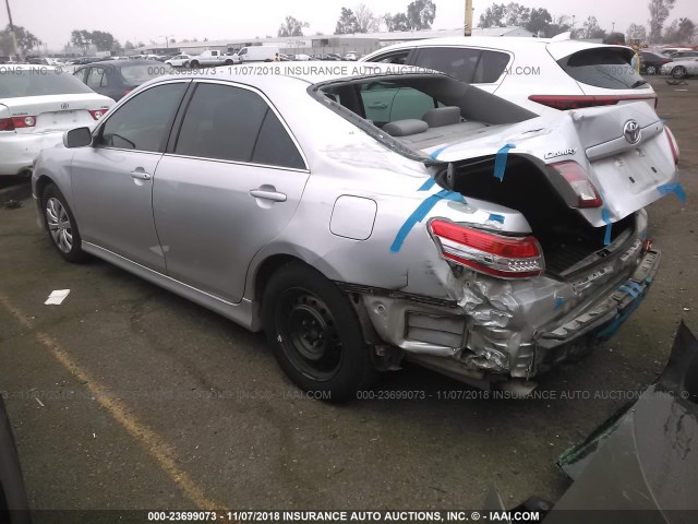 4T1BF3EK6BU770858 - 2011 TOYOTA CAMRY SE/LE/XLE SILVER photo 3