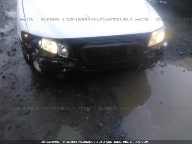 YV1RH592972633297 - 2007 VOLVO S60 2.5T WHITE photo 6