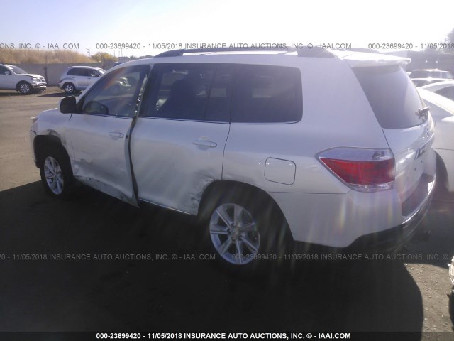 5TDZK3EH1CS056435 - 2012 TOYOTA HIGHLANDER SE WHITE photo 3