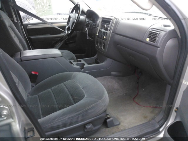 1FMZU73K83UC74153 - 2003 FORD EXPLORER XLT/XLT SPORT/NBX 银色 照片 5