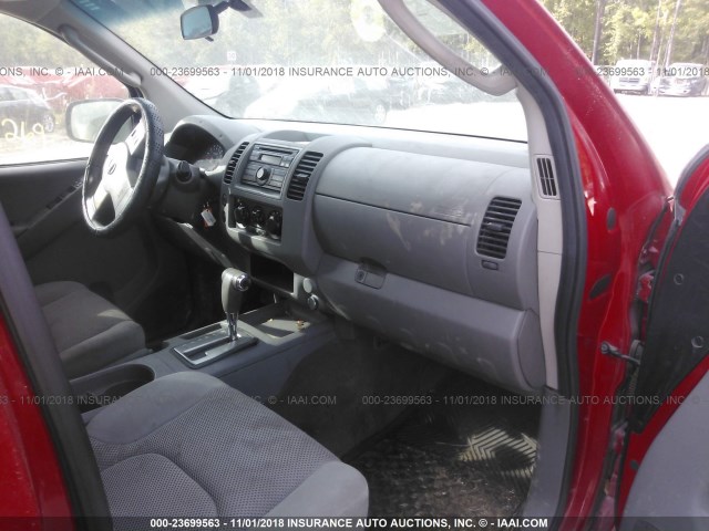 1N6AD07UX8C447167 - 2008 NISSAN FRONTIER RED photo 5