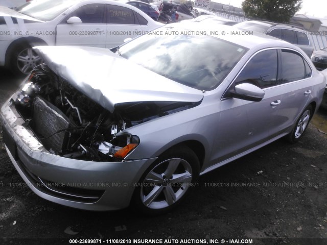 1VWBH7A36DC004395 - 2013 VOLKSWAGEN PASSAT SE SILVER photo 2