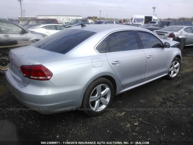 1VWBH7A36DC004395 - 2013 VOLKSWAGEN PASSAT SE SILVER photo 4