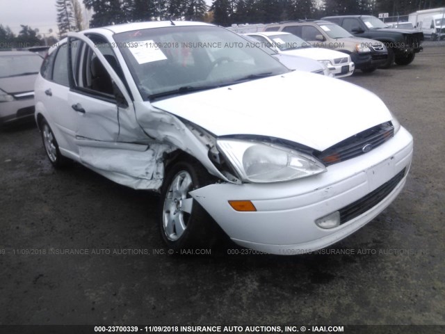 3FAFP37342R116883 - 2002 FORD FOCUS ZX5 WHITE photo 1