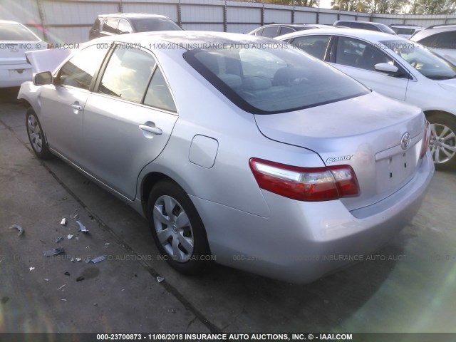 JTNBE46K093190285 - 2009 TOYOTA CAMRY SE/LE/XLE SILVER photo 3