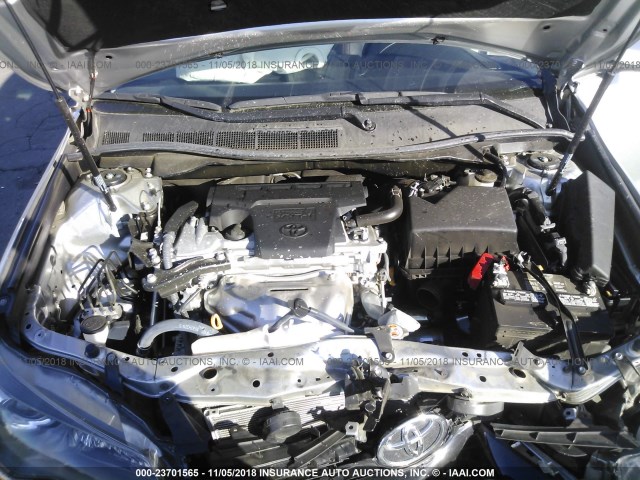 4T1BF1FKXHU352136 - 2017 TOYOTA CAMRY LE/XLE/SE/XSE SILVER photo 10