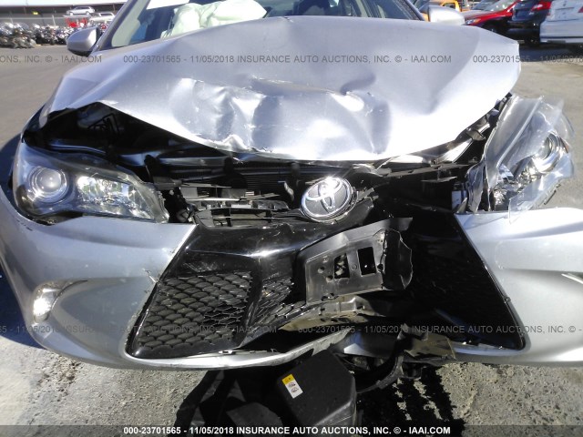 4T1BF1FKXHU352136 - 2017 TOYOTA CAMRY LE/XLE/SE/XSE SILVER photo 6