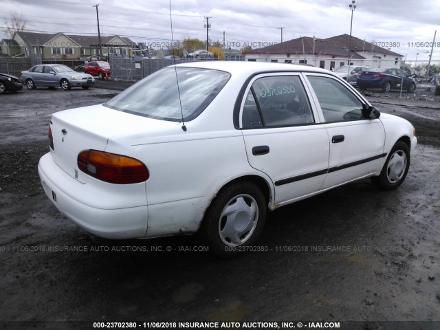 1Y1SK52811Z437131 - 2001 CHEVROLET GEO PRIZM LSI WHITE photo 4