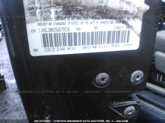 1J4GL38K25W579536 - 2005 JEEP LIBERTY RENEGADE BROWN photo 9