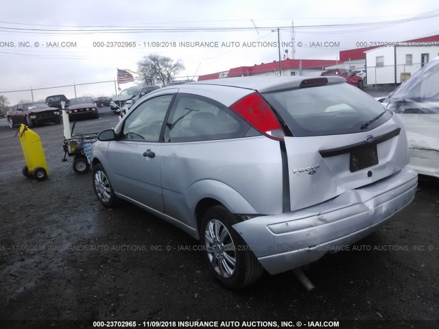 1FAFP31N17W259773 - 2007 FORD FOCUS ZX3/S/SE/SES SILVER photo 3