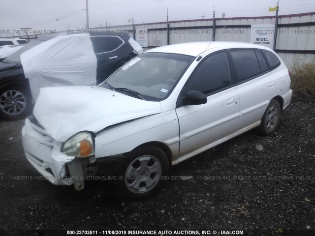 KNADC165846234971 - 2004 KIA RIO CINCO WHITE photo 2