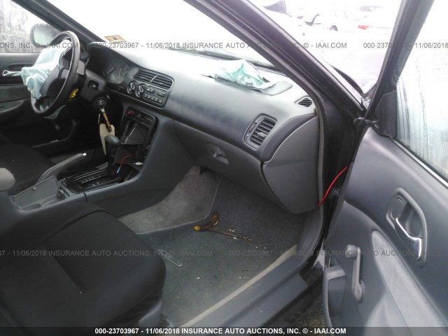 1HGCD5623TA087240 - 1996 HONDA ACCORD DX BLACK photo 5