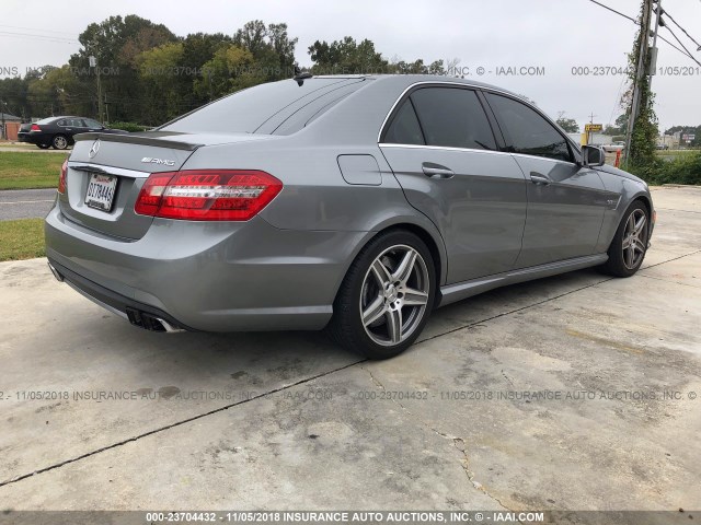 WDDHF7HB6BA271907 - 2011 MERCEDES-BENZ E 63 AMG GRAY photo 4