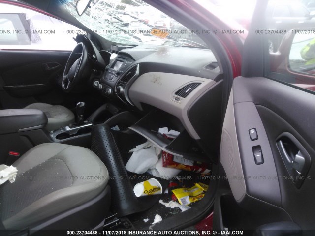 KM8JUCAG3FU102833 - 2015 HYUNDAI TUCSON LIMITED/SE RED photo 5