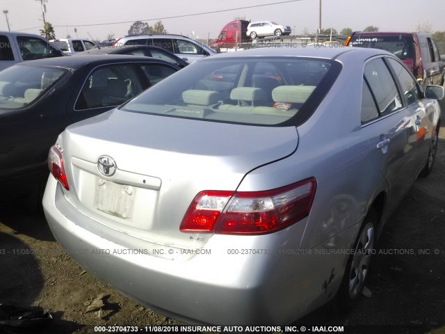 4T1BE46K47U155918 - 2007 TOYOTA CAMRY NEW GENERAT CE/LE/XLE/SE SILVER photo 4