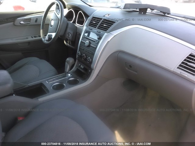 1GNKRGED2BJ123502 - 2011 CHEVROLET TRAVERSE LT SILVER photo 5