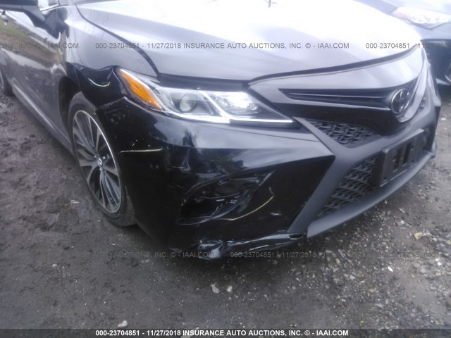 4T1B11HK2JU552249 - 2018 TOYOTA CAMRY L/LE/XLE/SE/XSE BLACK photo 6