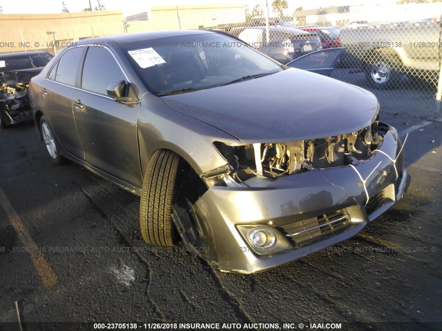 4T1BF1FK9EU388363 - 2014 TOYOTA CAMRY L/SE/LE/XLE Boz foto 1