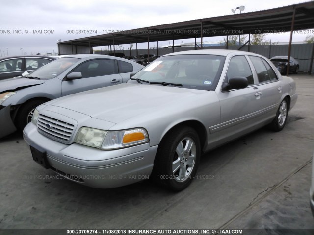 2FAFP74W14X104863 - 2004 FORD CROWN VICTORIA LX SILVER photo 2