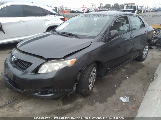 1NXBU40E69Z074038 - 2009 TOYOTA COROLLA S/LE/XLE GRAY photo 2