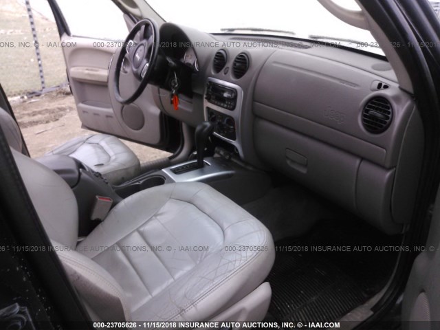 1J4GL38K53W514922 - 2003 JEEP LIBERTY RENEGADE BLACK photo 5