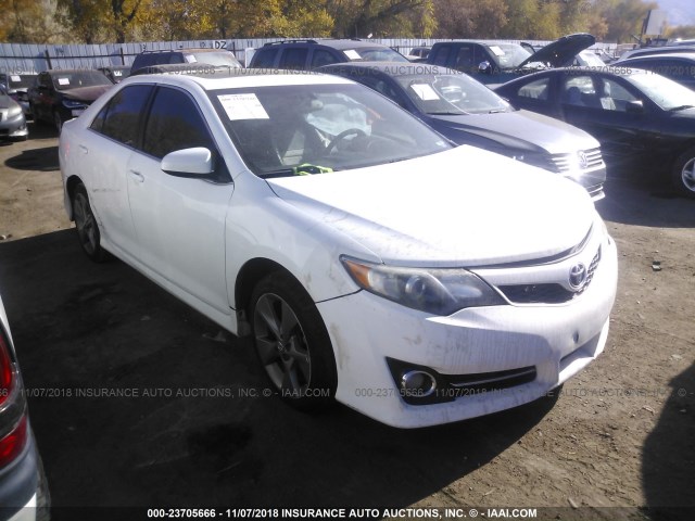 4T1BK1FK6CU516714 - 2012 TOYOTA CAMRY SE/XLE WHITE photo 1