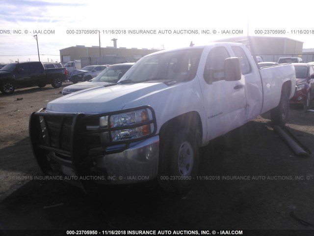 1GCHC29K88E181048 - 2008 CHEVROLET SILVERADO C2500 HEAVY DUTY WHITE photo 2