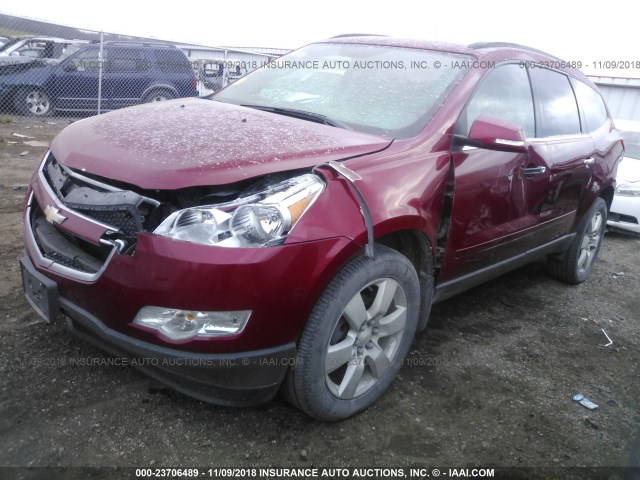 1GNKRGED9CJ298606 - 2012 CHEVROLET TRAVERSE LT RED photo 2