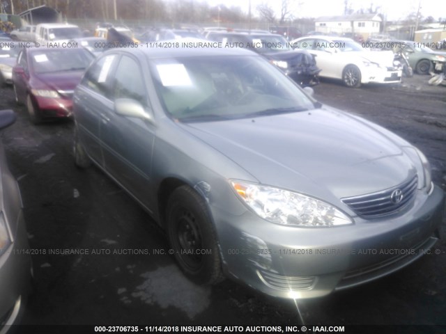 4T1BE32K65U601872 - 2005 TOYOTA CAMRY LE/XLE/SE SILVER photo 1