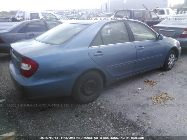 4T1BE32K92U624798 - 2002 TOYOTA CAMRY LE/XLE/SE BLUE photo 4