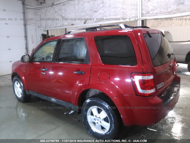 1FMCU9D76AKC96320 - 2010 FORD ESCAPE XLT RED photo 3