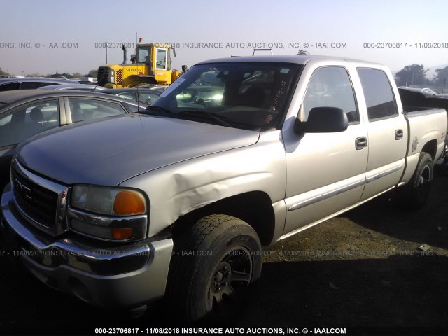 2GTEK13T751122684 - 2005 GMC NEW SIERRA K1500 SILVER photo 2