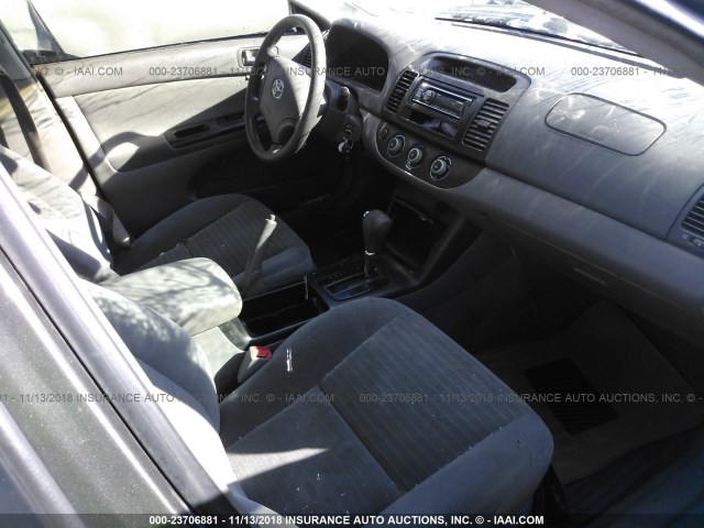 4T1BE30K65U635295 - 2005 TOYOTA CAMRY LE/XLE/SE GRAY photo 5